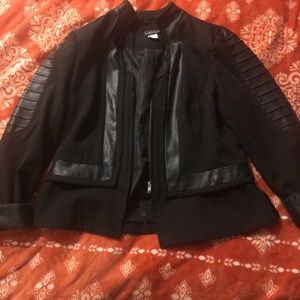 VENUS PEPLUM STLYE FAUX LEATHER STRETCH JACKET 🖤